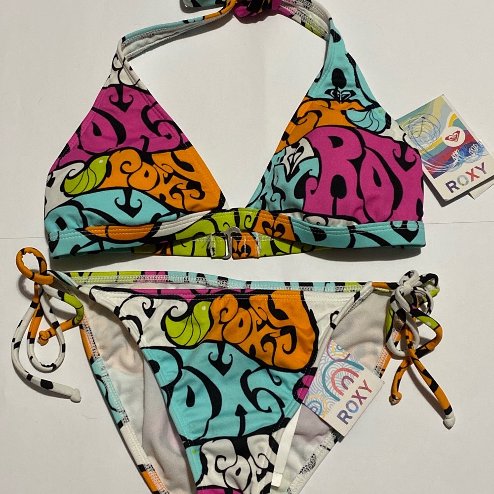 Roxy String Bikini Medium Top & Medium Bottom NWT!